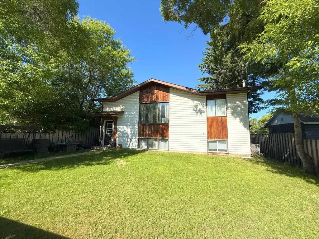 4909 42 Street Athabasca AB T9S 1P7