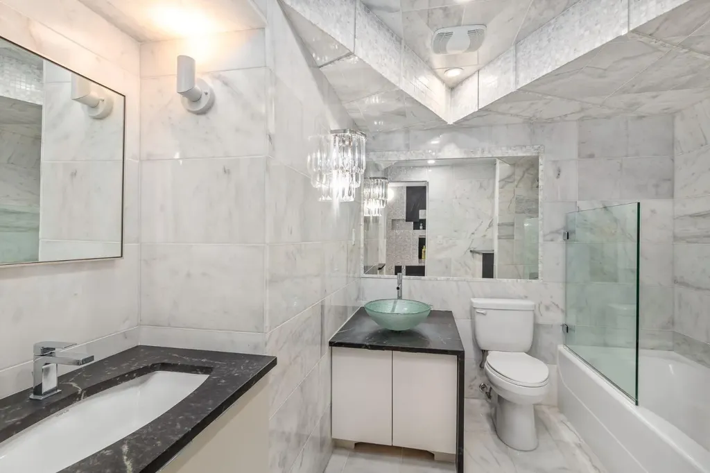 112 23 Avenue SW Calgary AB T2Z 5C7