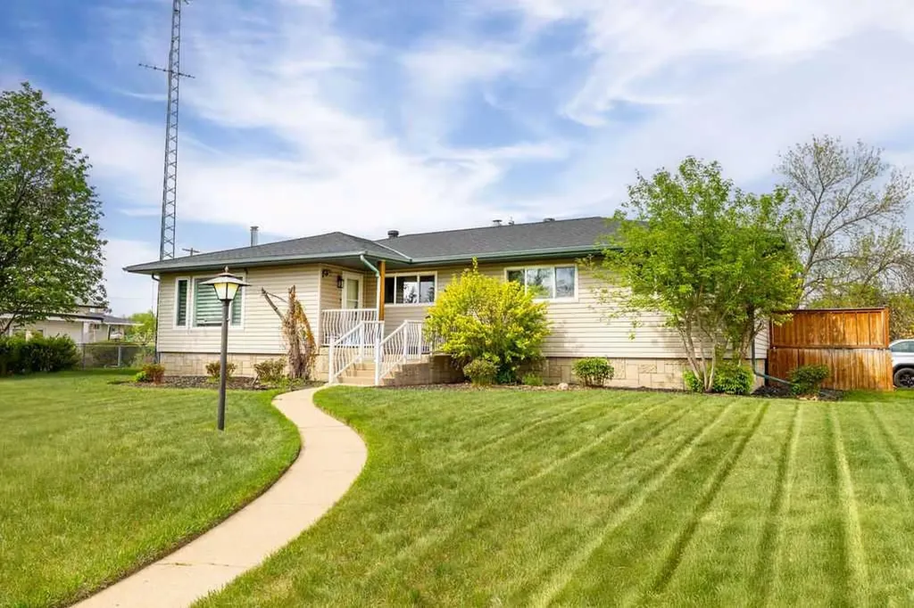 638 9 Avenue Wainwright AB T9W 1B3
