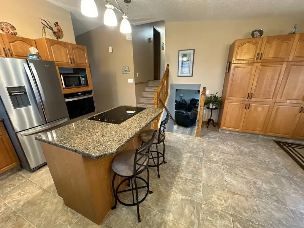 7129 99a Street S Peace River AB T8S 1B2