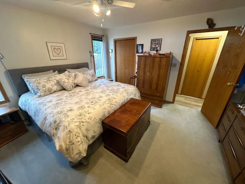 7129 99a Street S Peace River AB T8S 1B2