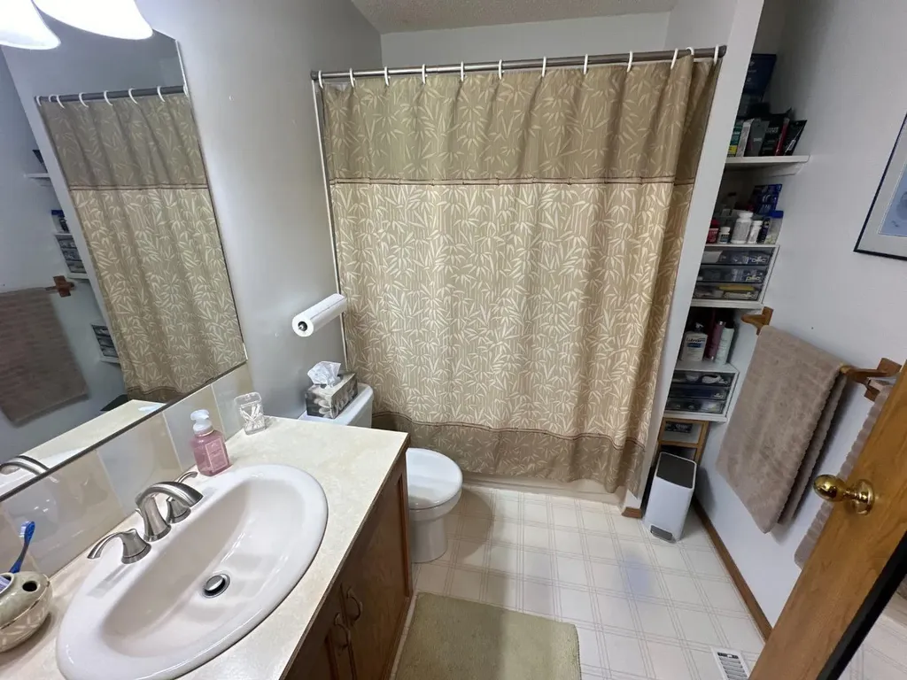 7129 99a Street S Peace River AB T8S 1B2