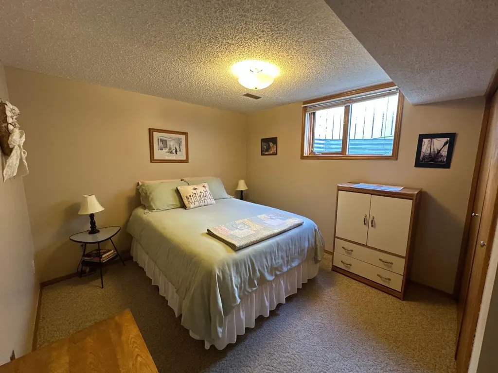 7129 99a Street S Peace River AB T8S 1B2