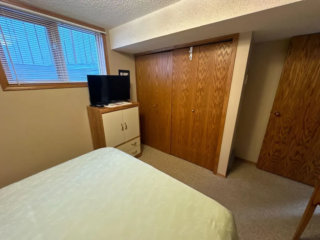 7129 99a Street S Peace River AB T8S 1B2