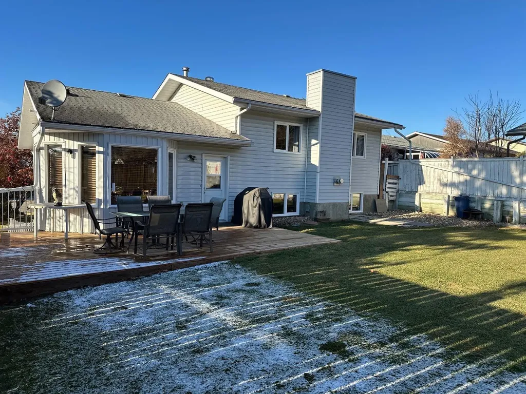7129 99a Street S Peace River AB T8S 1B2