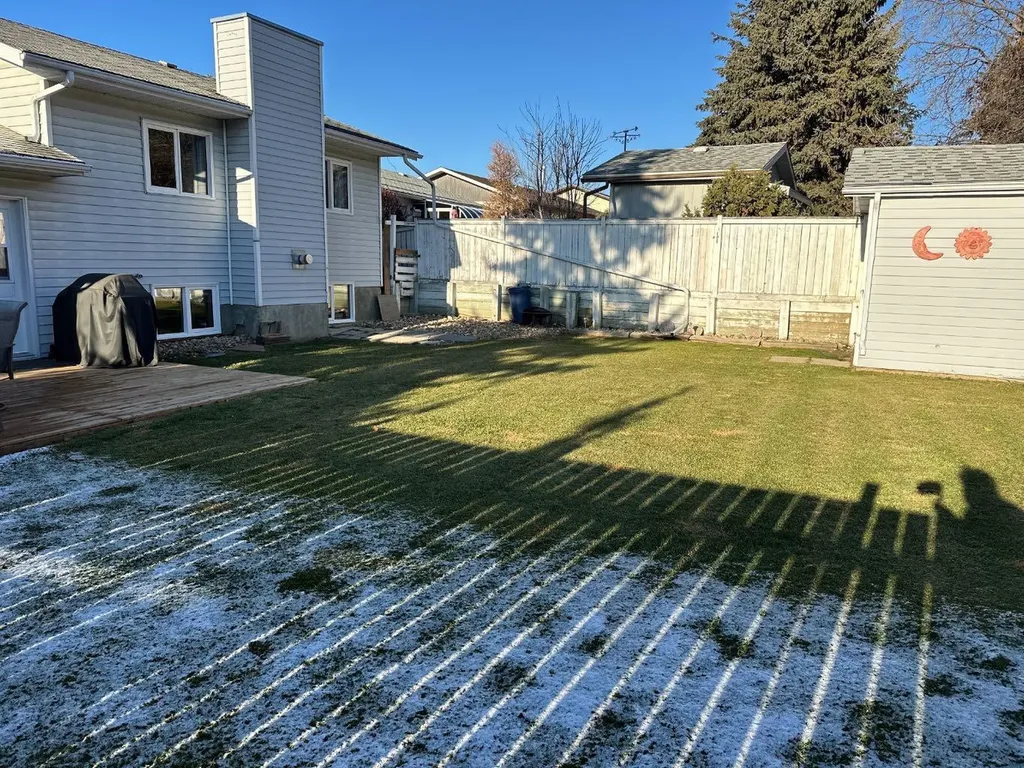 7129 99a Street S Peace River AB T8S 1B2