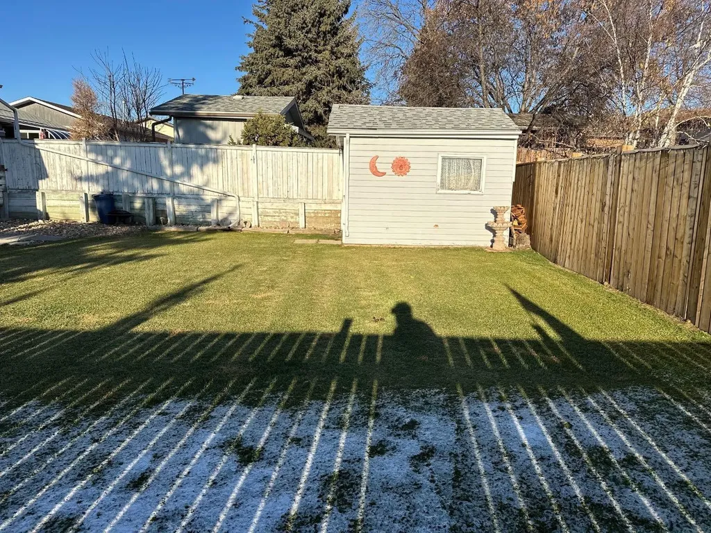 7129 99a Street S Peace River AB T8S 1B2