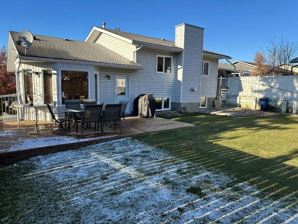 7129 99a Street S Peace River AB T8S 1B2