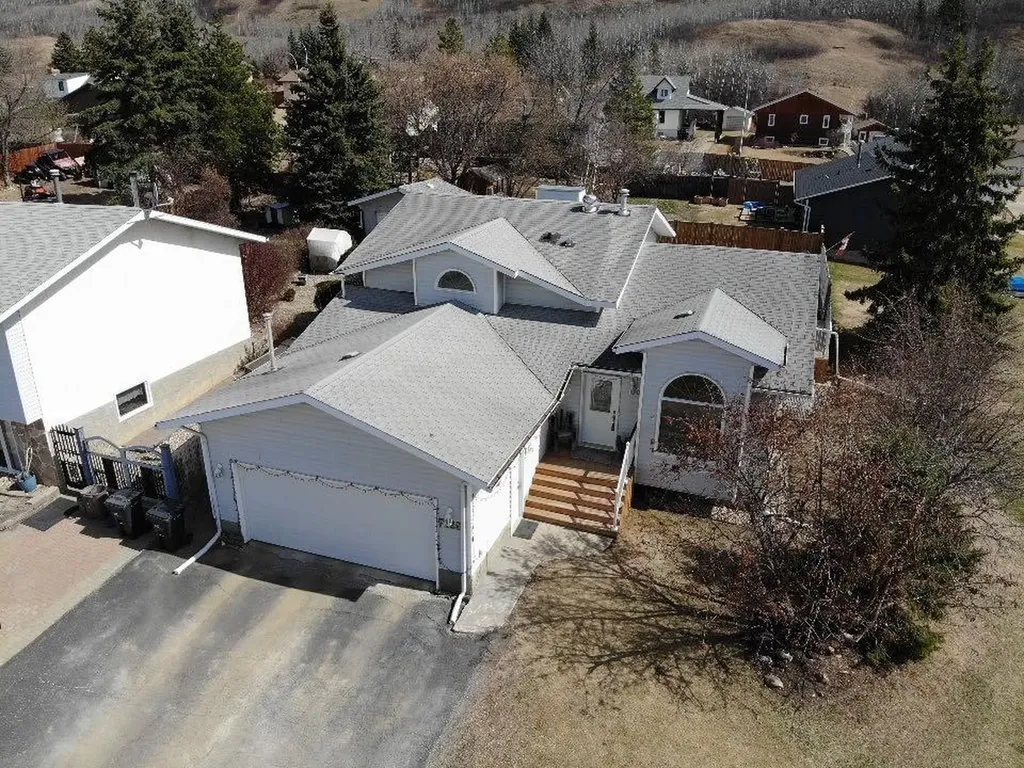 7129 99a Street S Peace River AB T8S 1B2