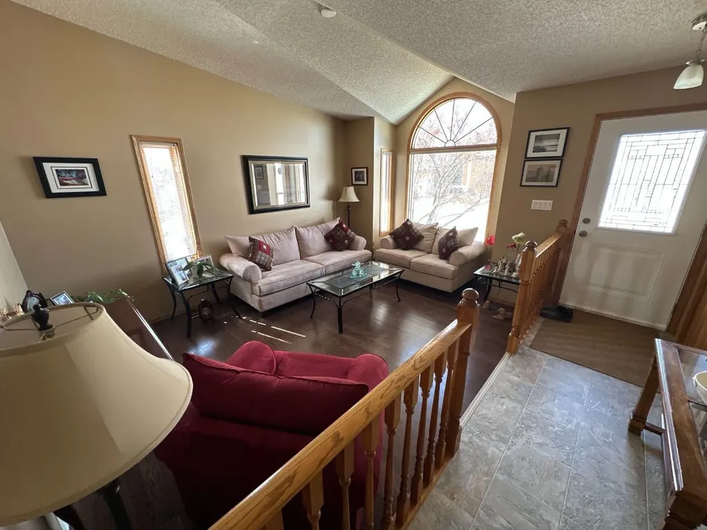 7129 99a Street S Peace River AB T8S 1B2