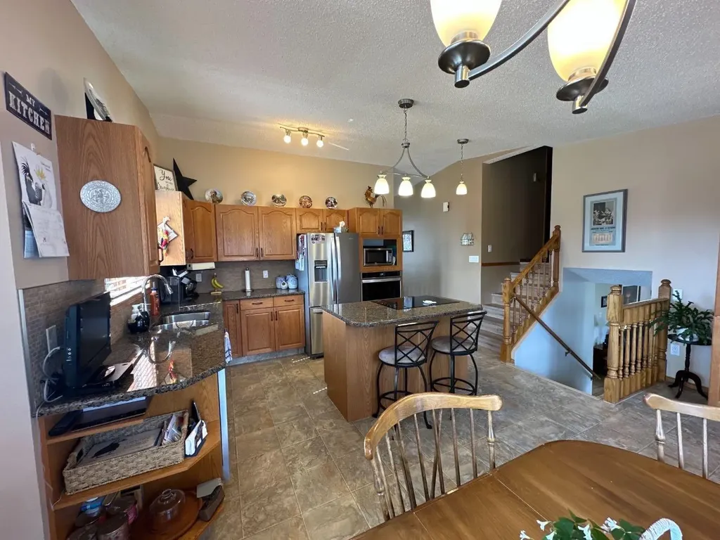 7129 99a Street S Peace River AB T8S 1B2
