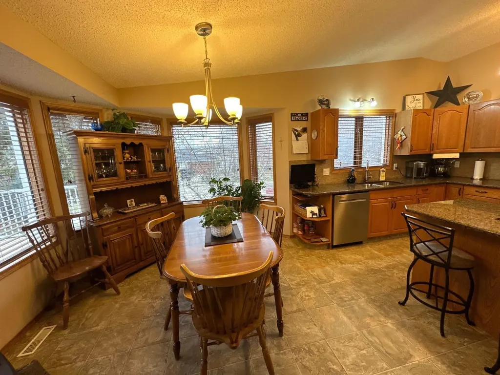 7129 99a Street S Peace River AB T8S 1B2
