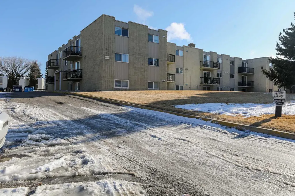 1619 Scenic Heights S Lethbridge AB T1K1N4