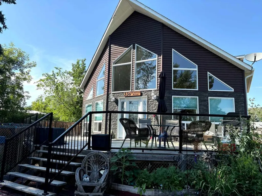 336 Mabbott Road Drumheller AB T0J 2V0