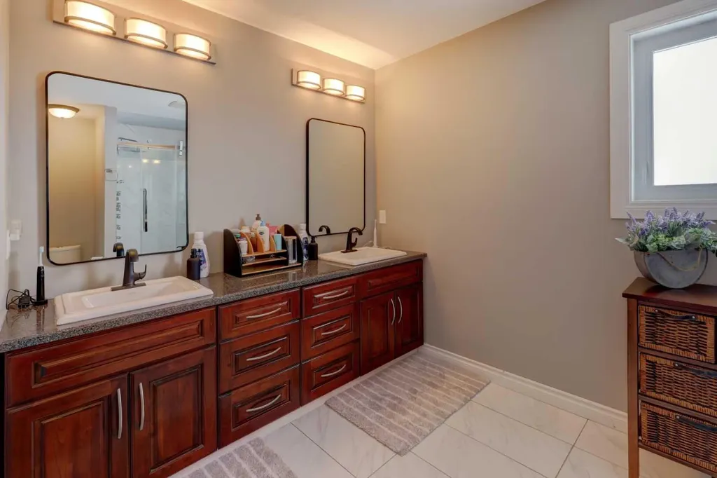 336 Mabbott Road Drumheller AB T0J 2V0