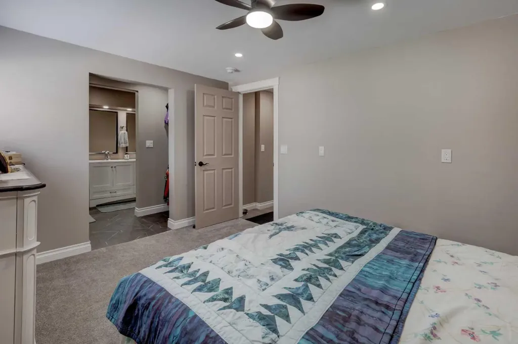 336 Mabbott Road Drumheller AB T0J 2V0