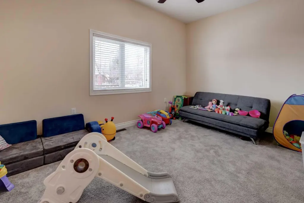 336 Mabbott Road Drumheller AB T0J 2V0