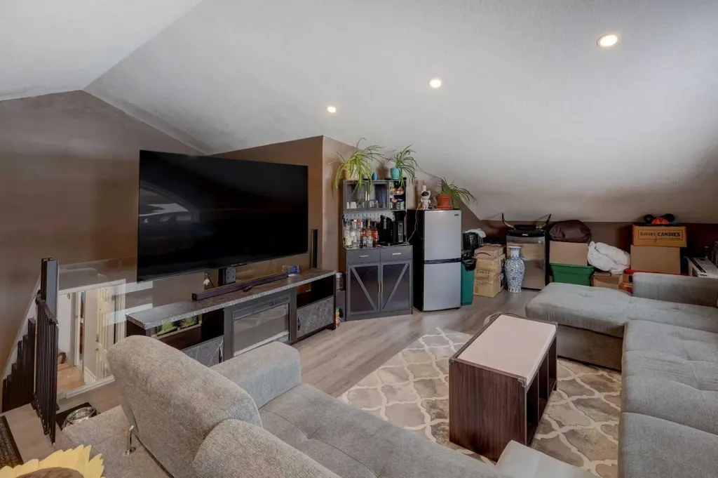 336 Mabbott Road Drumheller AB T0J 2V0