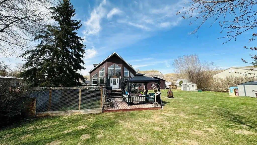 336 Mabbott Road Drumheller AB T0J 2V0