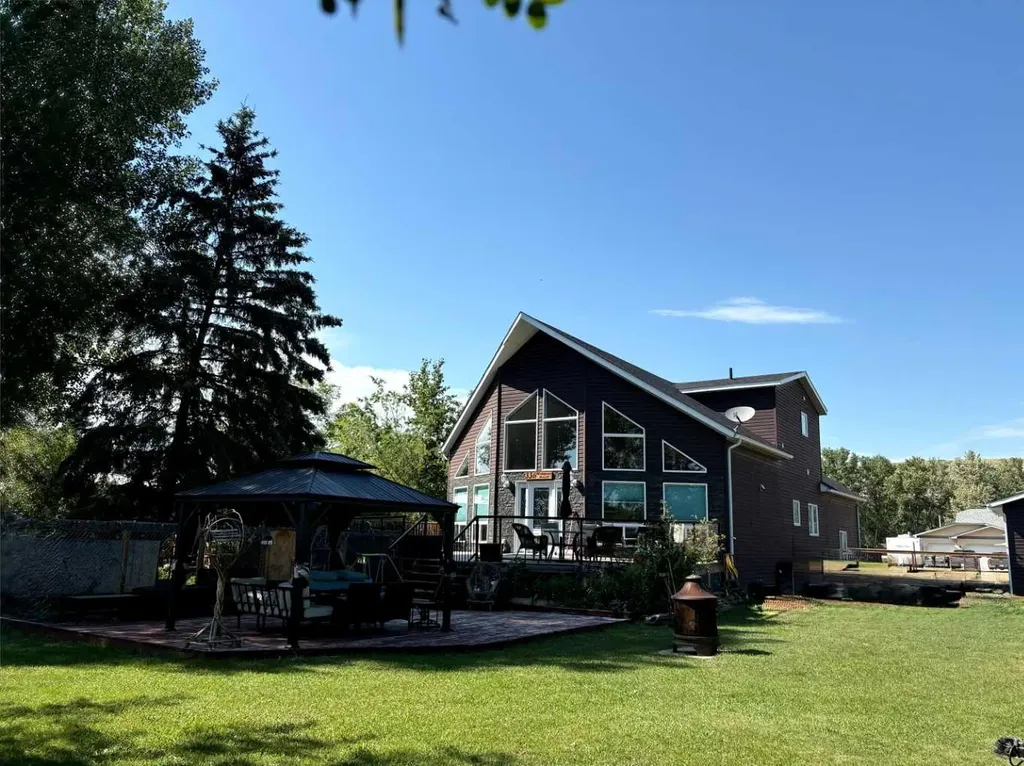 336 Mabbott Road Drumheller AB T0J 2V0