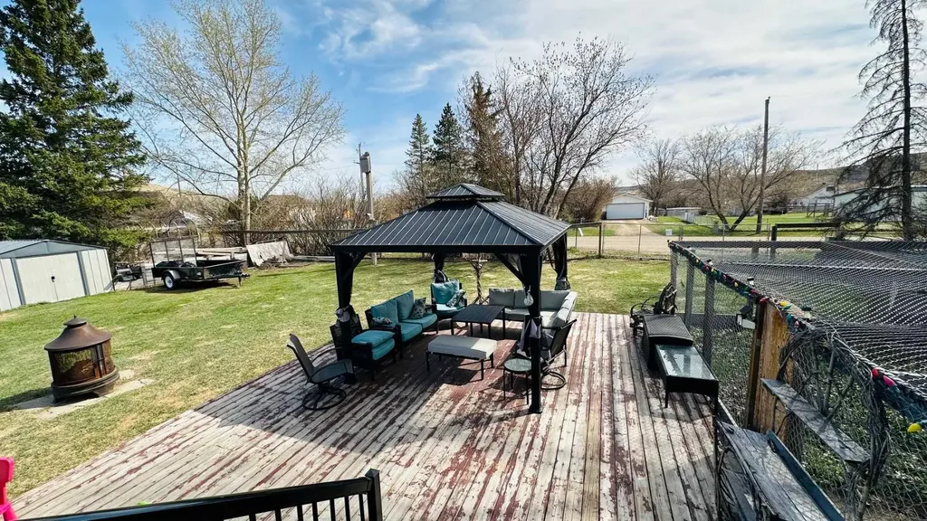 336 Mabbott Road Drumheller AB T0J 2V0