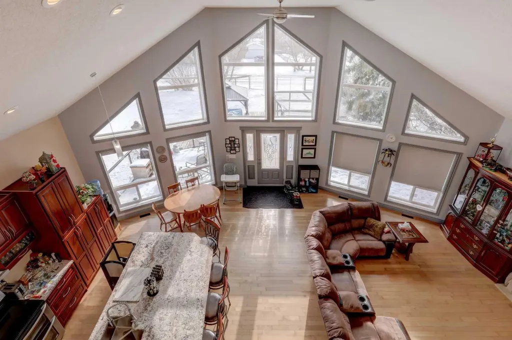 336 Mabbott Road Drumheller AB T0J 2V0
