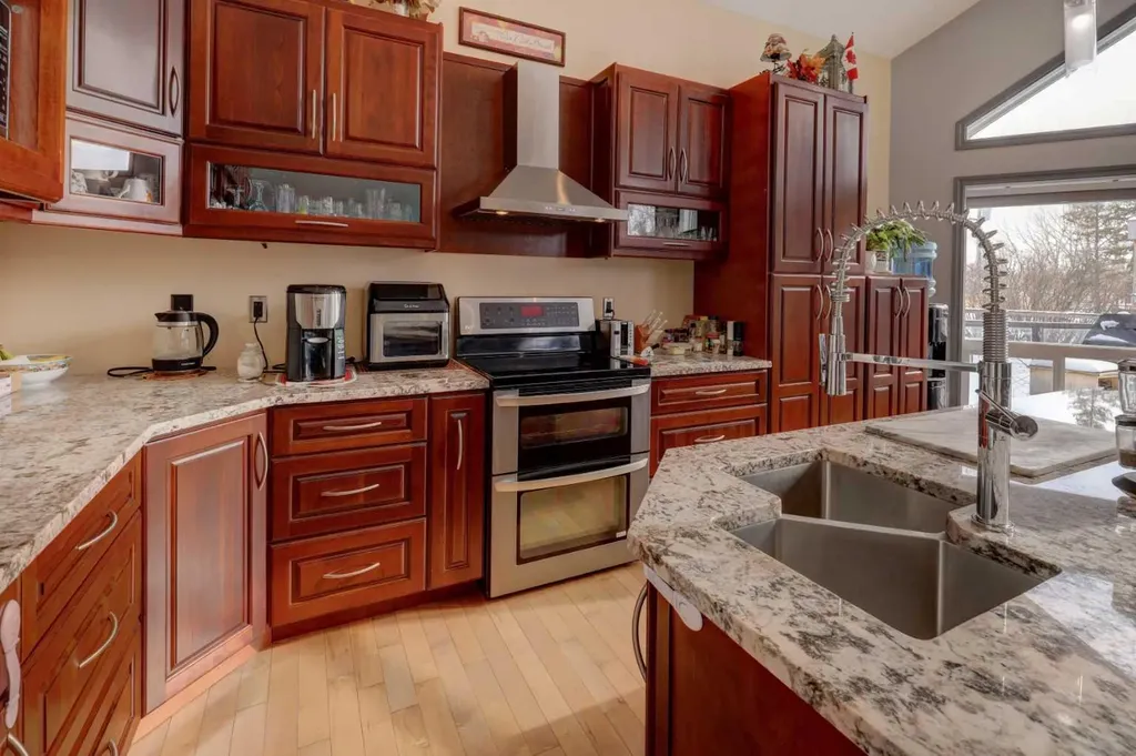 336 Mabbott Road Drumheller AB T0J 2V0