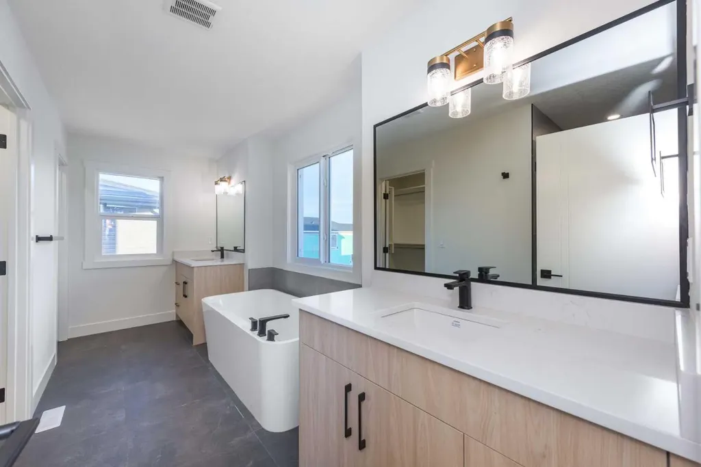 315 Waterford Road Chestermere AB T1X 3B3