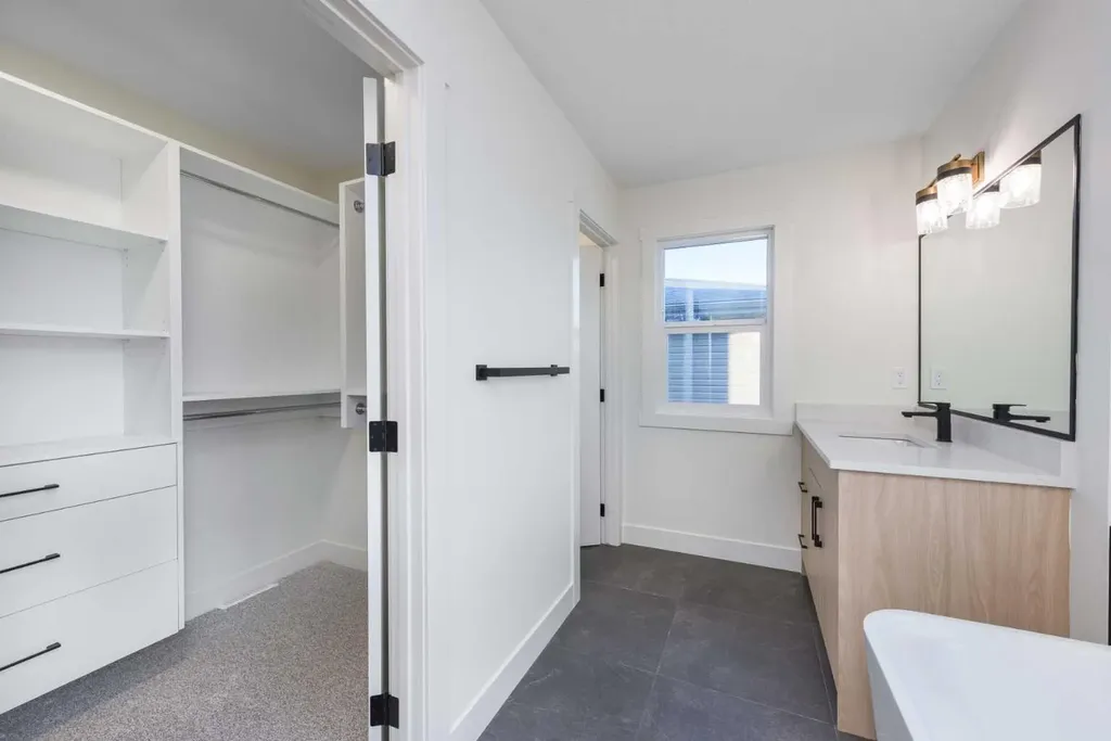 315 Waterford Road Chestermere AB T1X 3B3
