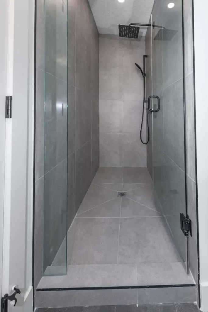 315 Waterford Road Chestermere AB T1X 3B3