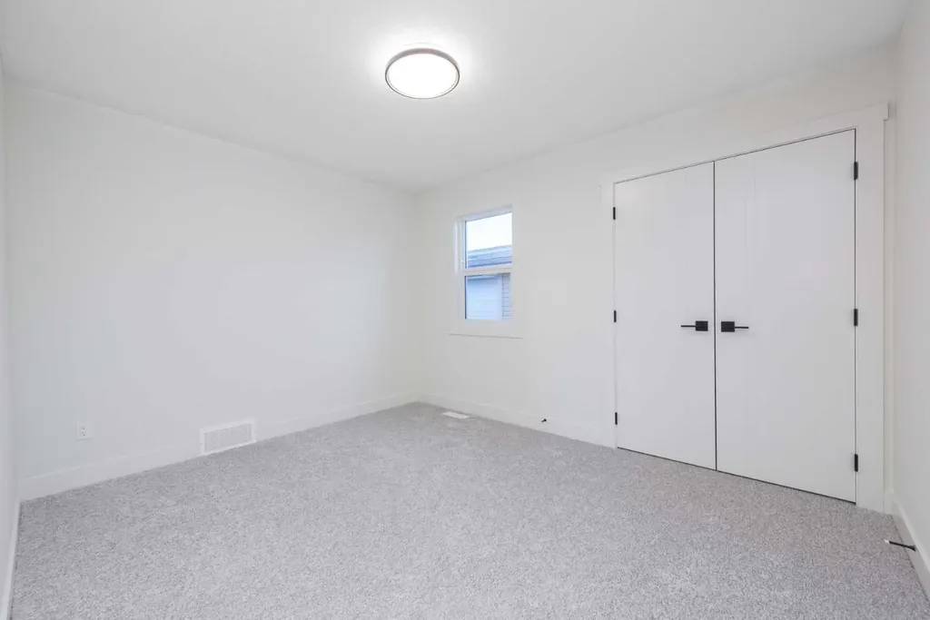 315 Waterford Road Chestermere AB T1X 3B3