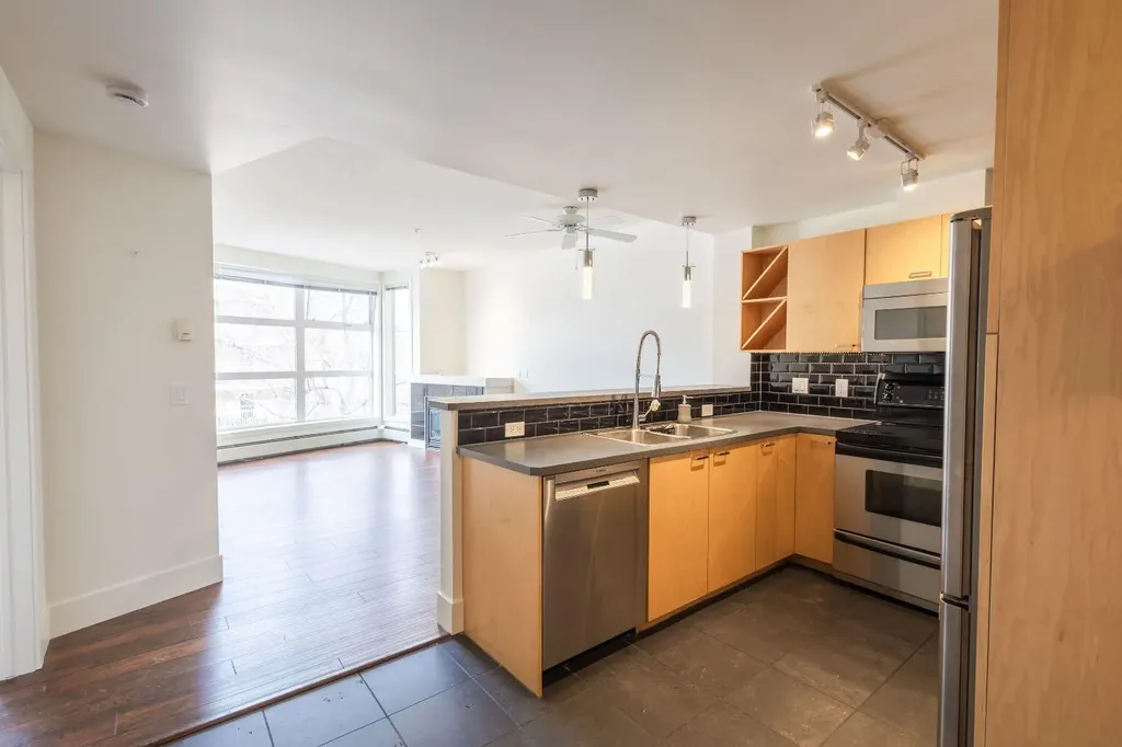 315 24 Avenue SW Calgary AB T2S3E7