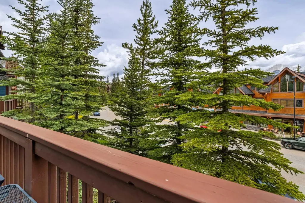 70 Dyrgas Gate Canmore AB T1W 3J6