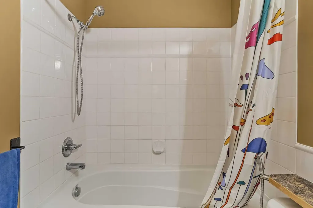 70 Dyrgas Gate Canmore AB T1W 3J6