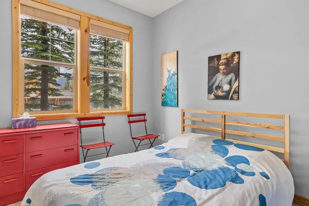 70 Dyrgas Gate Canmore AB T1W 3J6