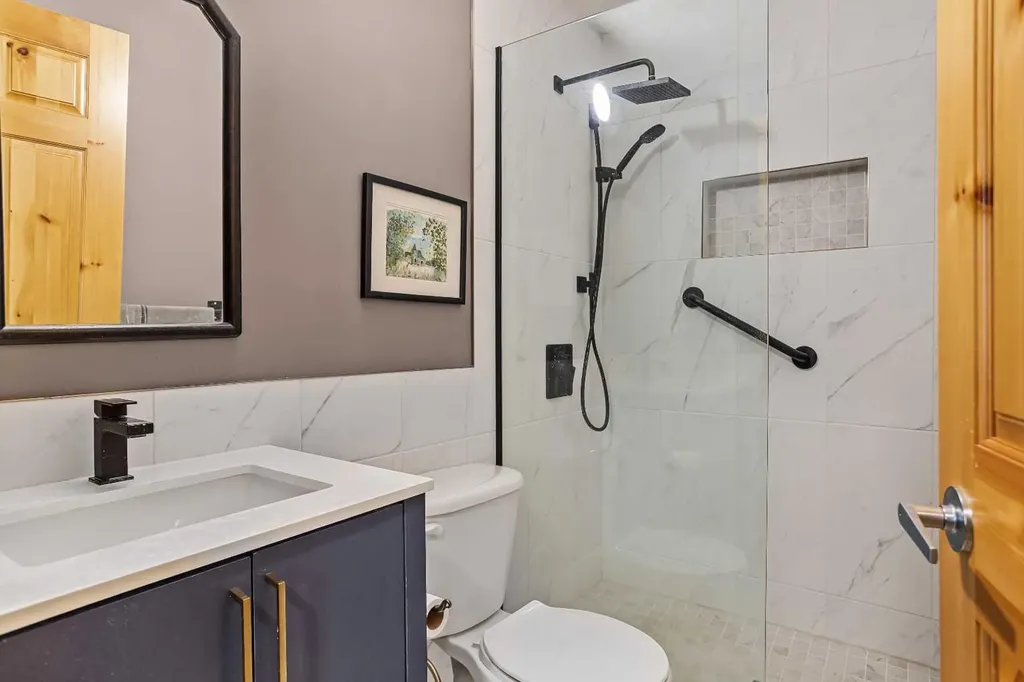 70 Dyrgas Gate Canmore AB T1W 3J6