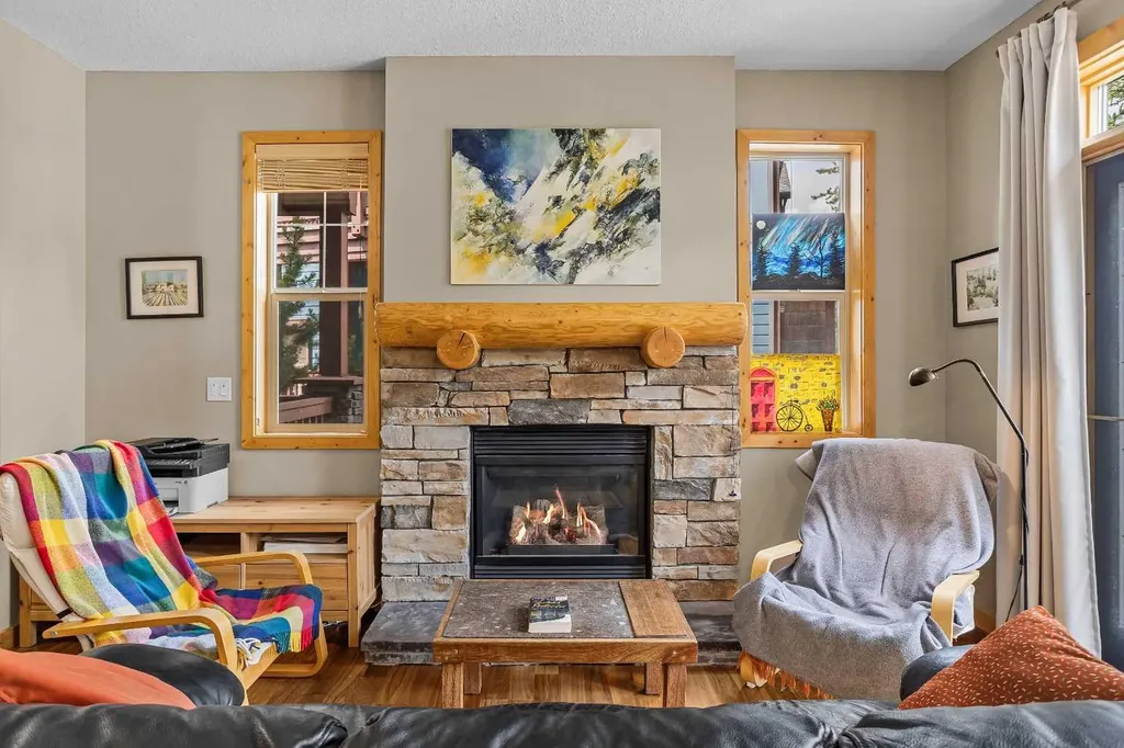 70 Dyrgas Gate Canmore AB T1W 3J6