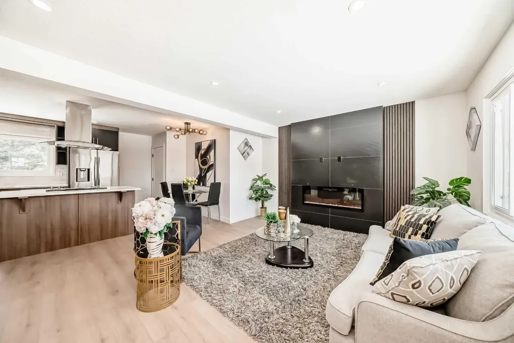 4936 45 Street SW Calgary AB T3E 3W4