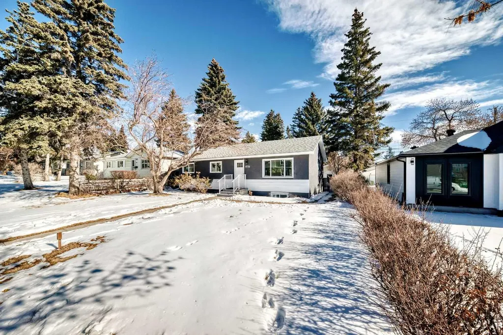 4936 45 Street SW Calgary AB T3E 3W4