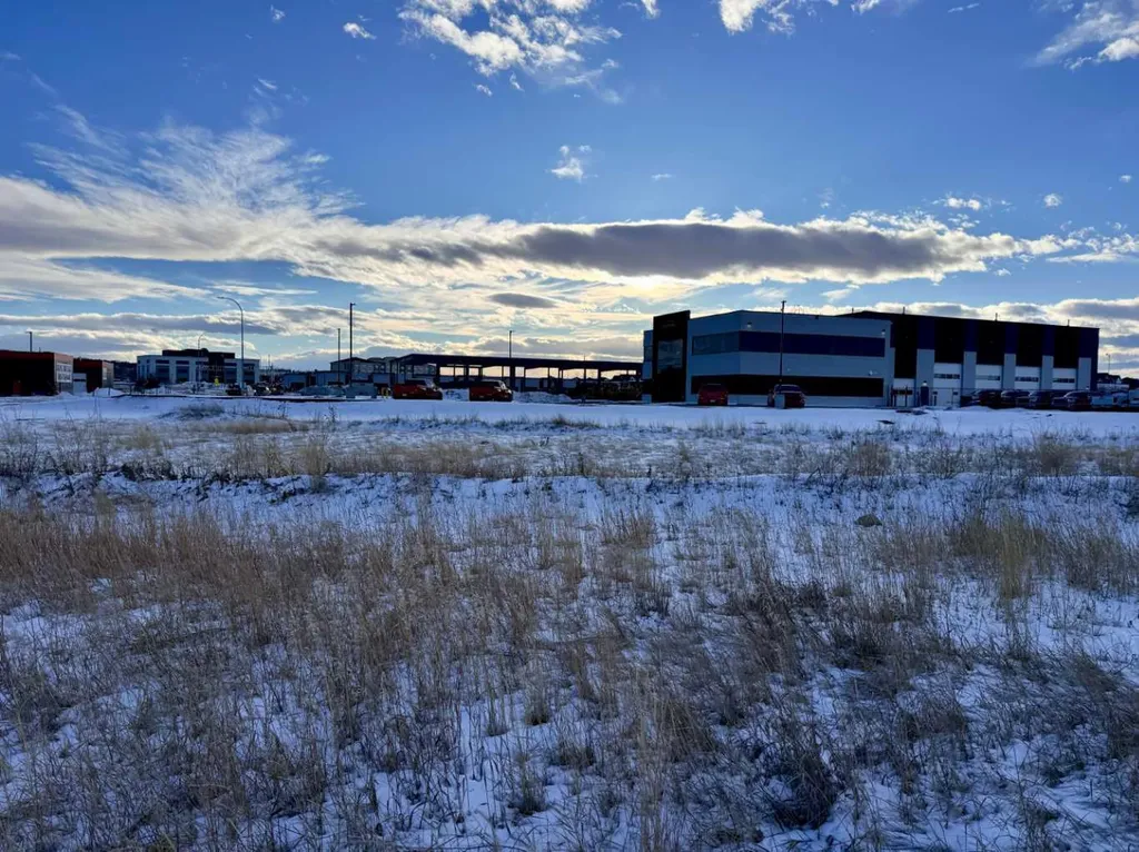37 Southbank Crescent Okotoks AB T1S 5S8