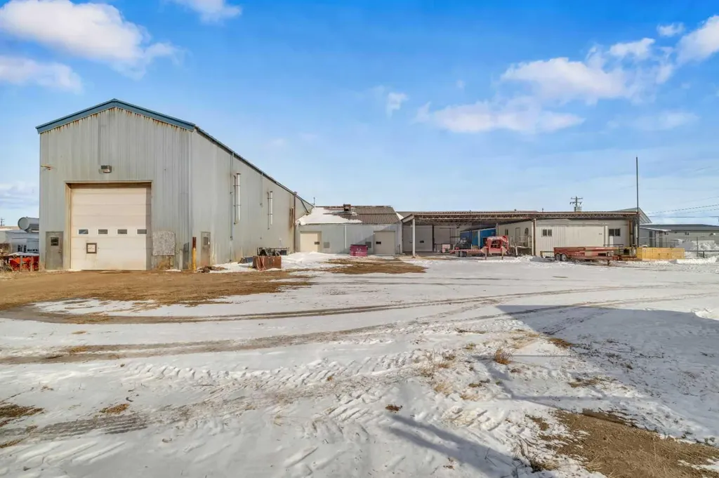 6606 42 Avenue Ponoka AB T4J 1J8