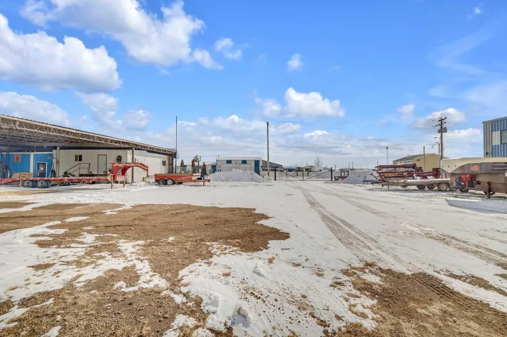 6606 42 Avenue Ponoka AB T4J 1J8