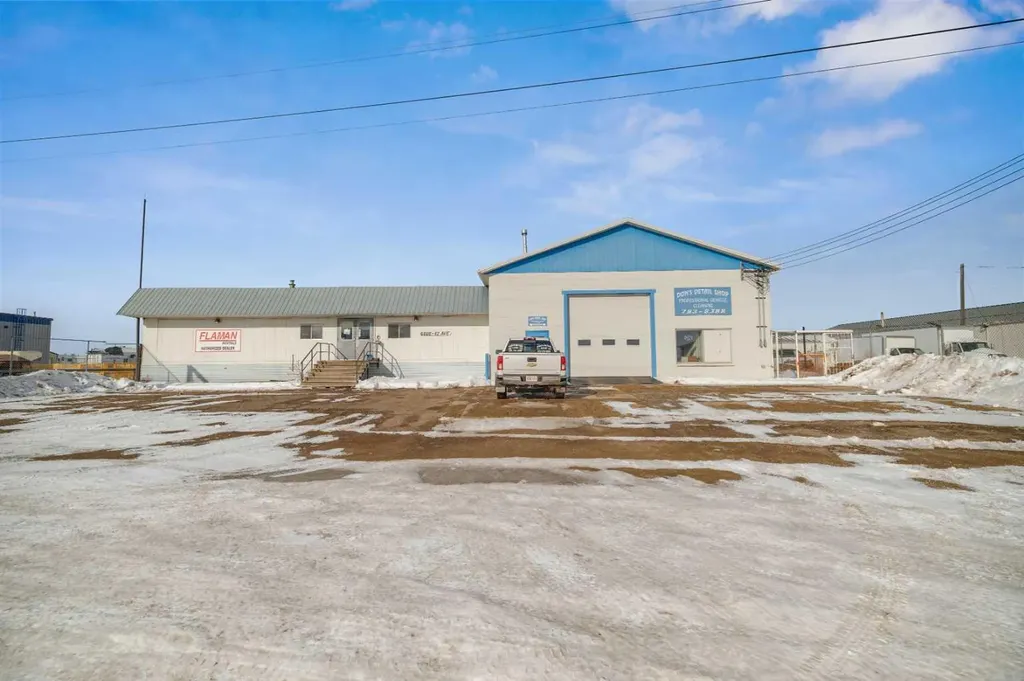 6606 42 Avenue Ponoka AB T4J 1J8