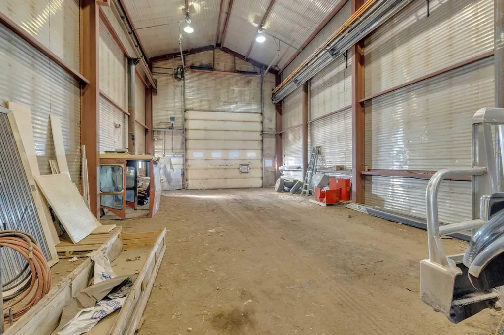 6606 42 Avenue Ponoka AB T4J 1J8
