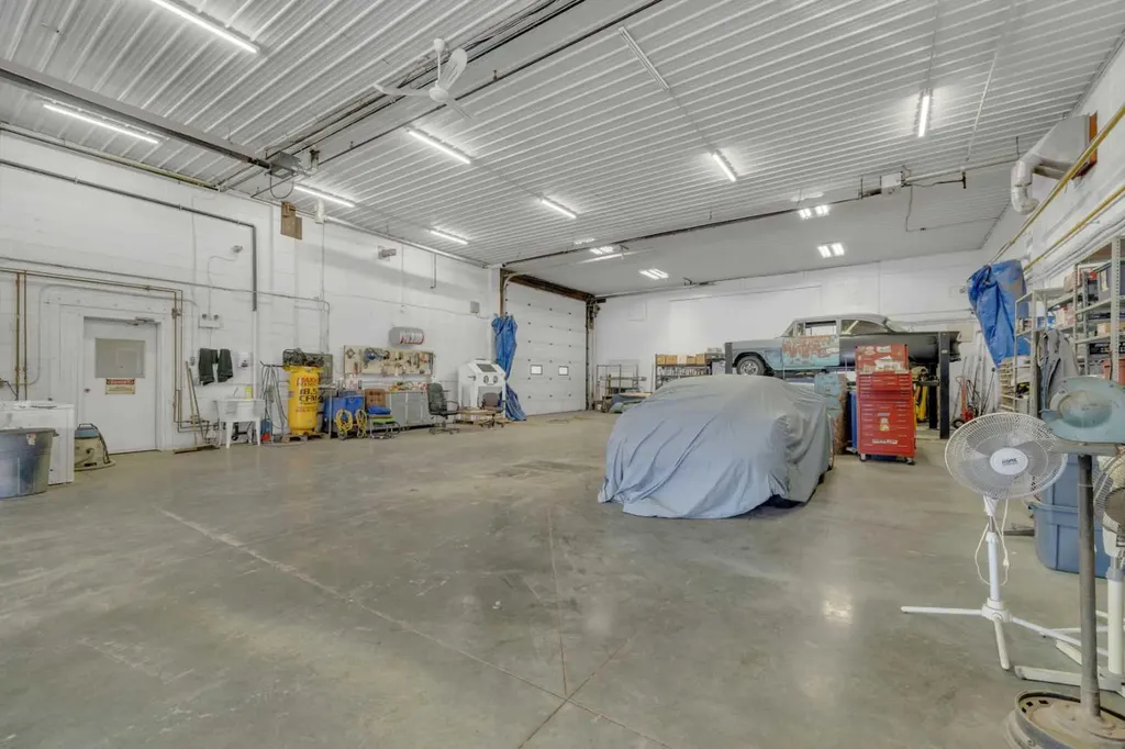 6606 42 Avenue Ponoka AB T4J 1J8