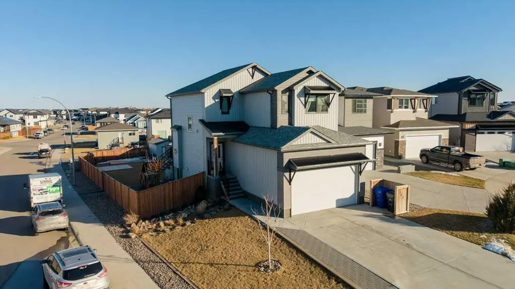 502 Bluebell Lane W Lethbridge AB T1J 5S4