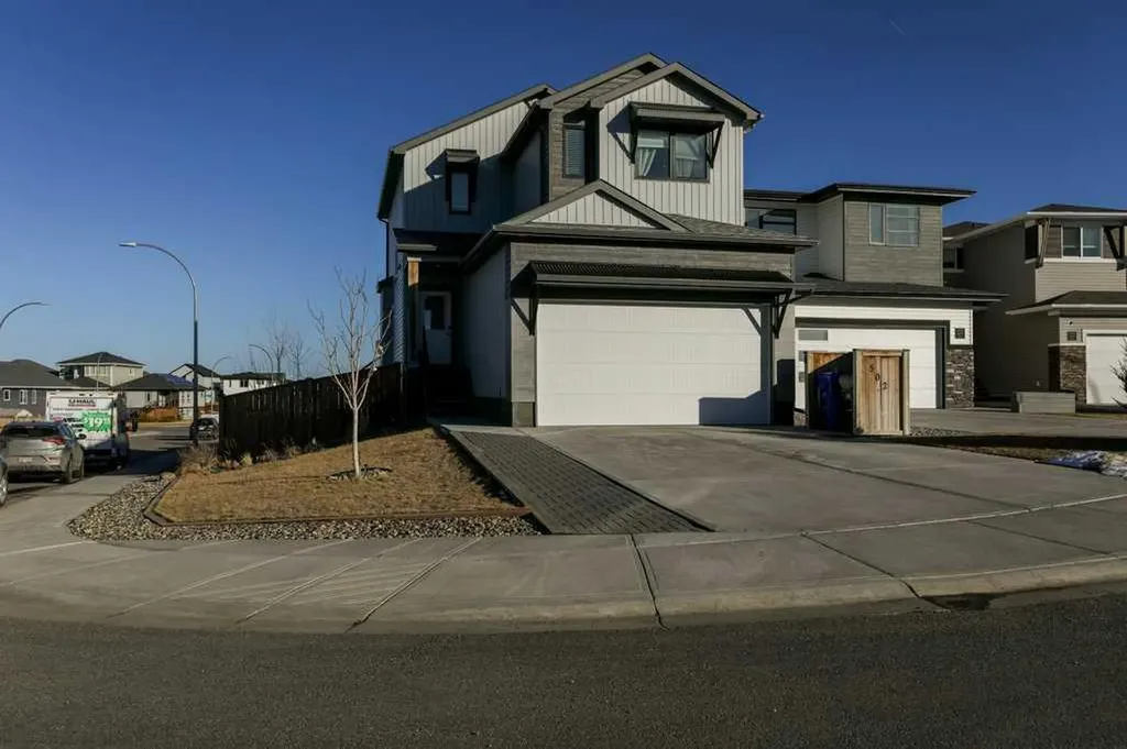 502 Bluebell Lane W Lethbridge AB T1J 5S4