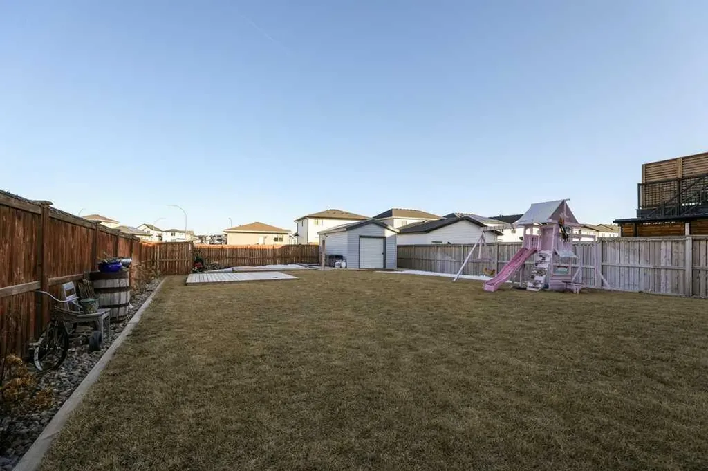 502 Bluebell Lane W Lethbridge AB T1J 5S4