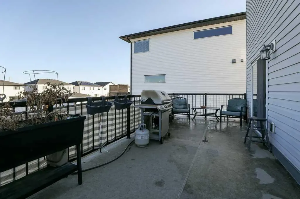 502 Bluebell Lane W Lethbridge AB T1J 5S4
