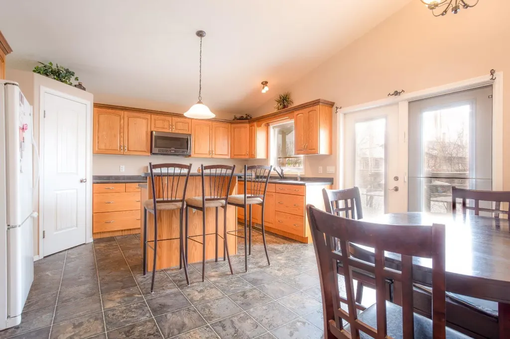 5208 19 Street Lloydminster AB T9V3K6